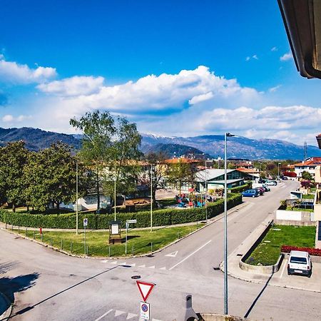 Appartamento Borgo Peschiere Maniago Buitenkant foto