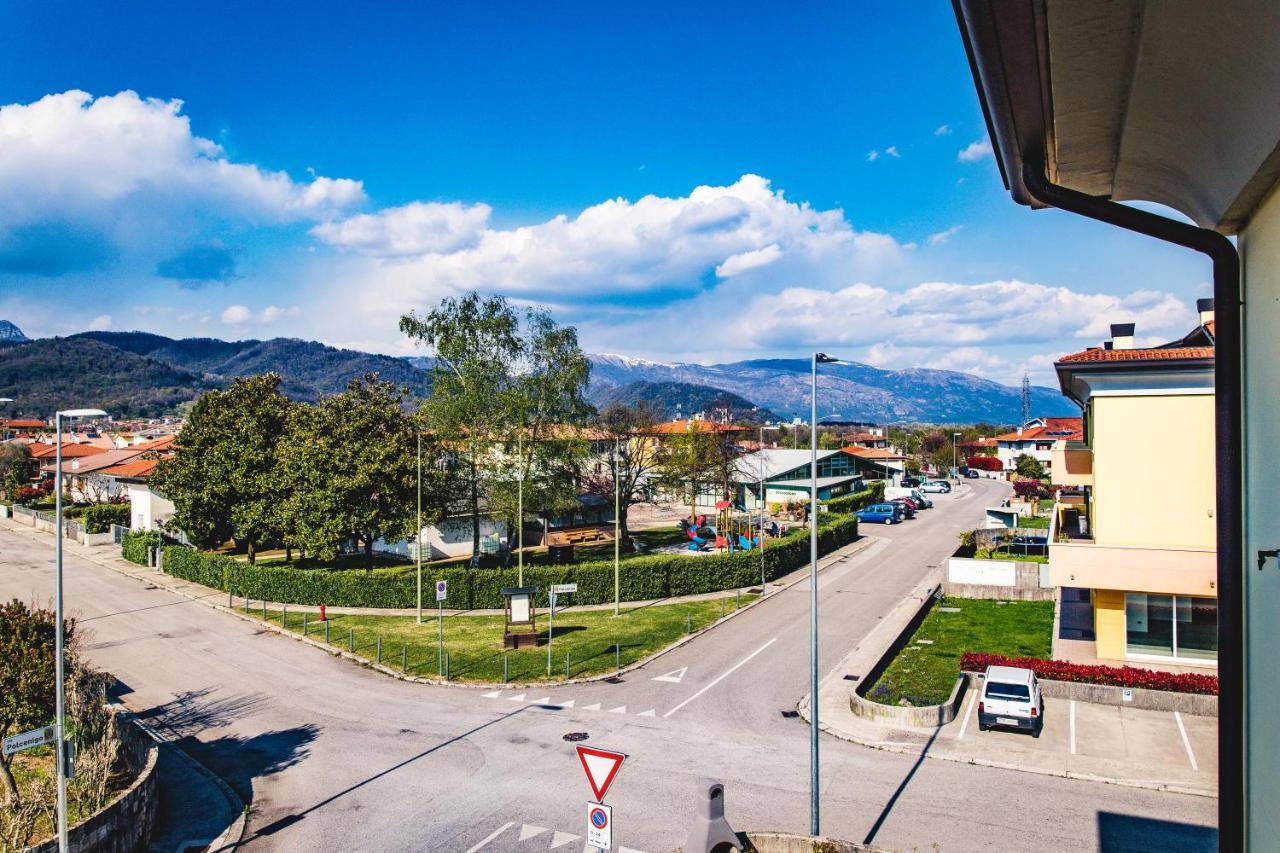 Appartamento Borgo Peschiere Maniago Buitenkant foto