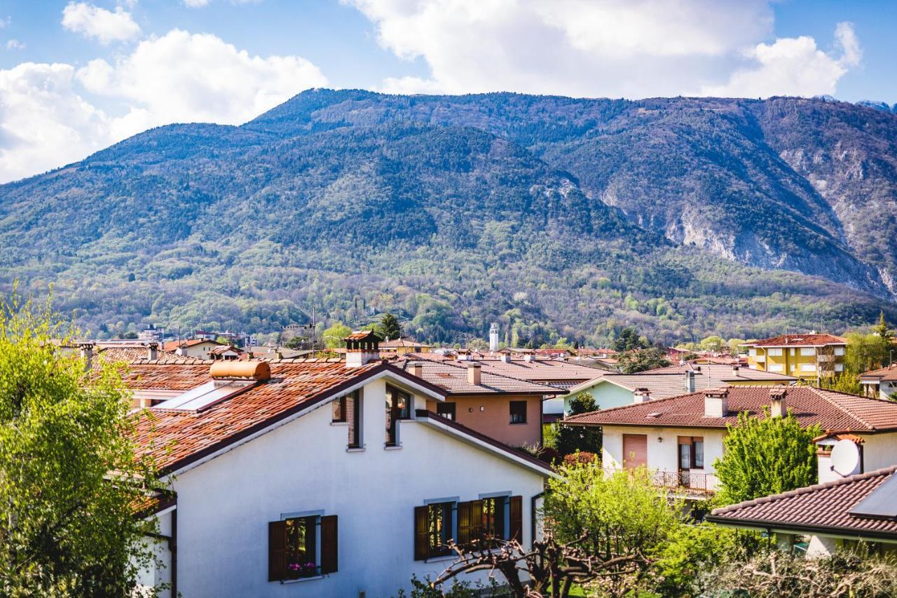 Appartamento Borgo Peschiere Maniago Buitenkant foto