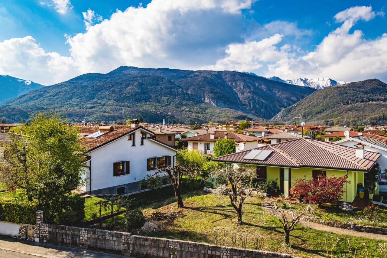 Appartamento Borgo Peschiere Maniago Buitenkant foto