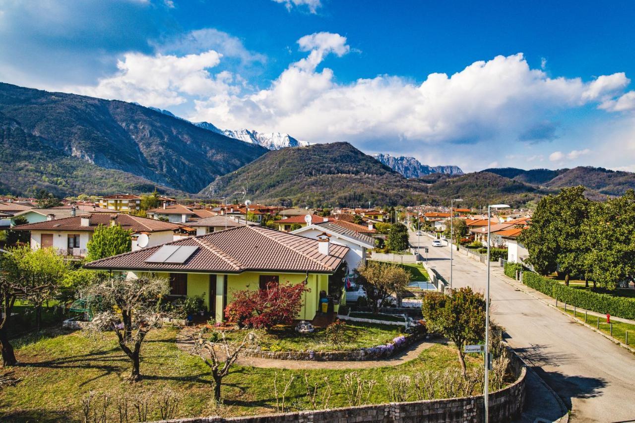 Appartamento Borgo Peschiere Maniago Buitenkant foto