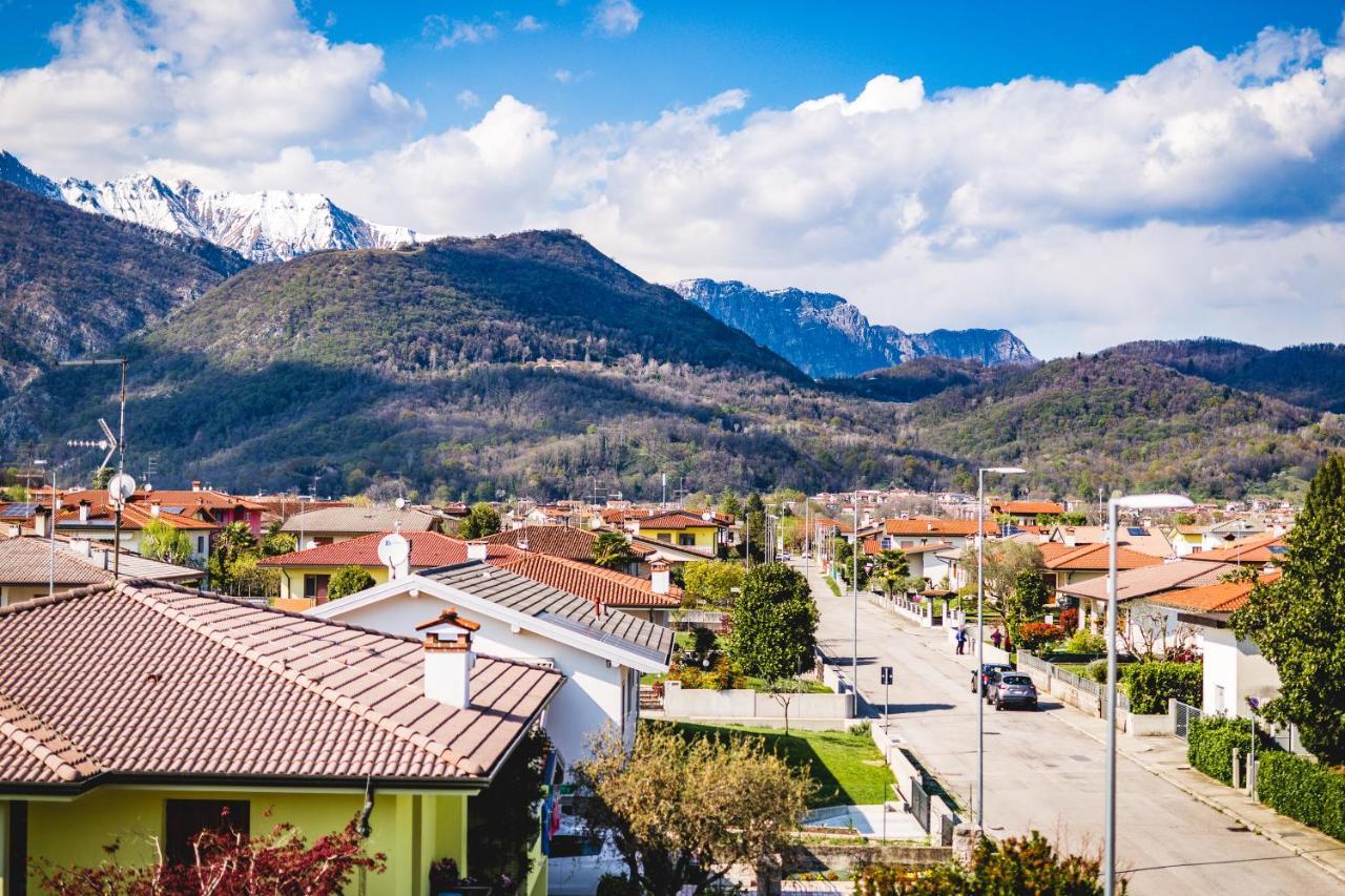 Appartamento Borgo Peschiere Maniago Buitenkant foto