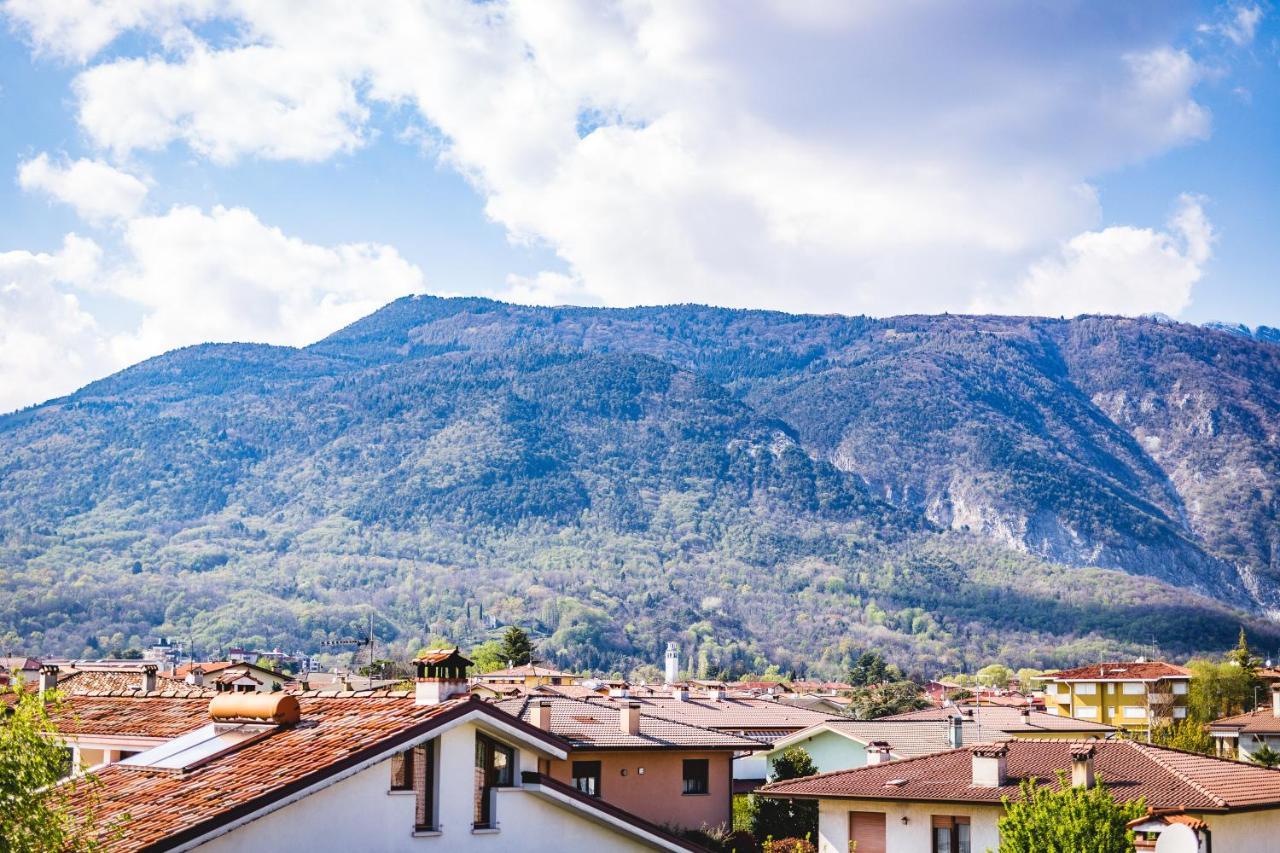 Appartamento Borgo Peschiere Maniago Buitenkant foto