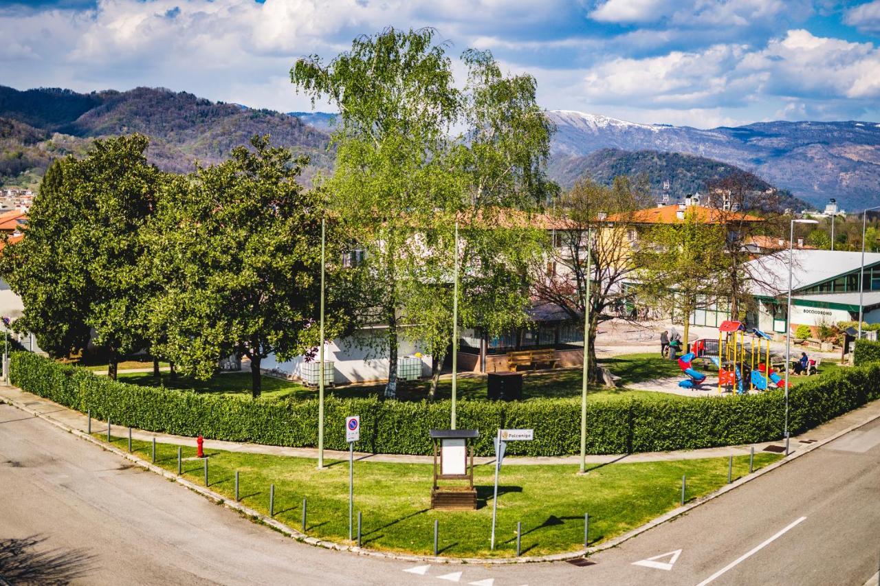 Appartamento Borgo Peschiere Maniago Buitenkant foto